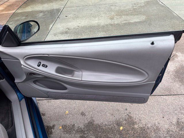 Used 1999 Ford Mustang Convertible RWD image 20