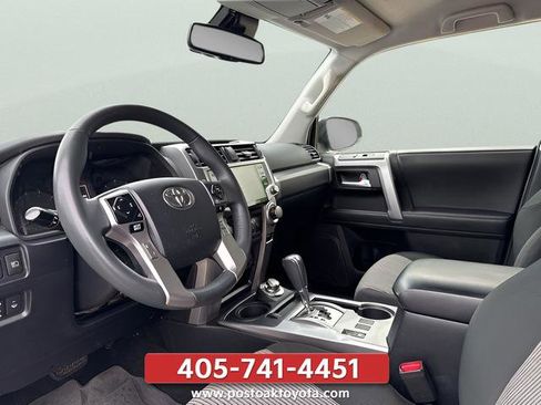 Used 2022 Toyota 4Runner SR5 AWD/4WD image 18