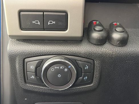 Used 2018 Ford F150 Lariat w/ Equipment Group 502A Luxury image 25