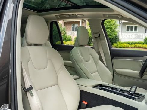 Used 2024 Volvo XC90 T8 Plus w/ Protection Package Premier AWD/4WD image 46