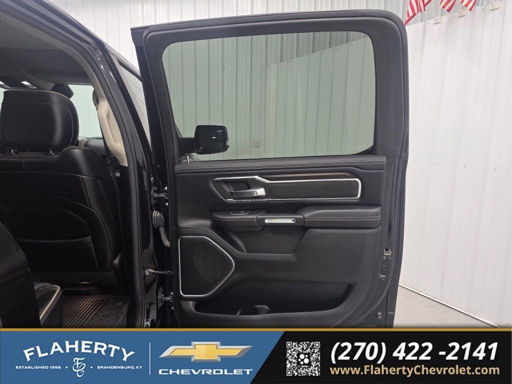 Used 2022 RAM 1500 Laramie AWD/4WD image 11