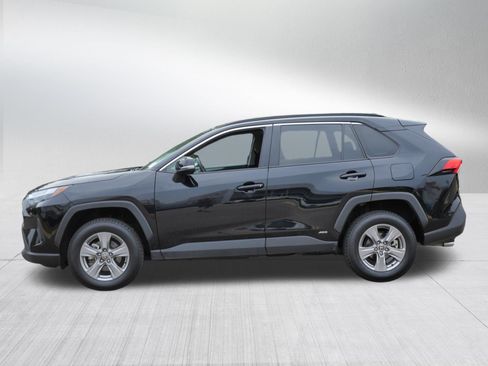 Certified 2025 Toyota RAV4 XLE AWD/4WD image 5