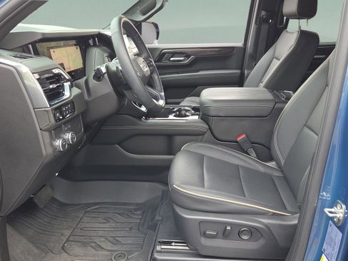 Used 2025 GMC Yukon Elevation image 10