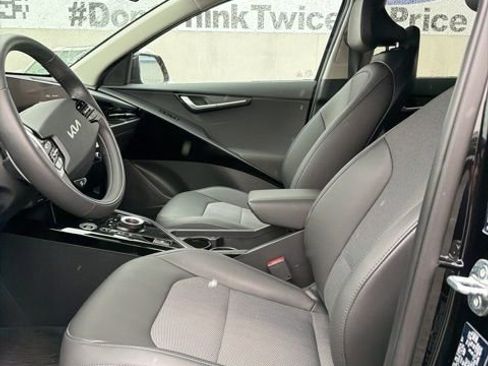 Used 2025 Kia Niro Wind w/ Wind Preserve Package image 9