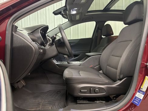 Used 2016 Chevrolet Malibu LT image 9