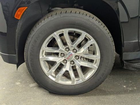 Used 2023 GMC Yukon SLT w/ SLT Premium Package image 9