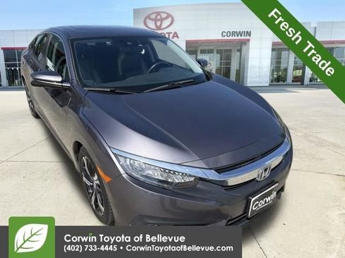 Used 2017 Honda Civic Touring image 1