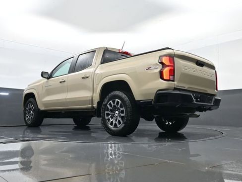 Used 2023 Chevrolet Colorado Z71 w/ Z71 Convenience Package 2 AWD/4WD image 22