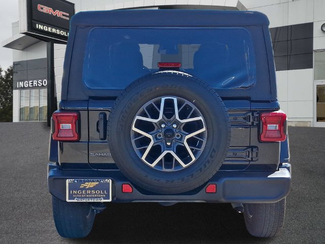 Used 2026 Jeep Wrangler Unlimited Sahara AWD/4WD image 23