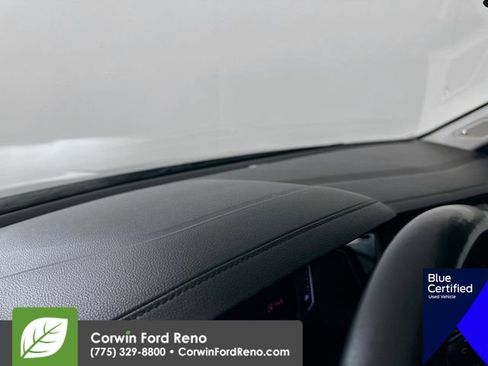 Used 2019 Volkswagen Jetta SEL w/ Cold Weather Package FWD image 12
