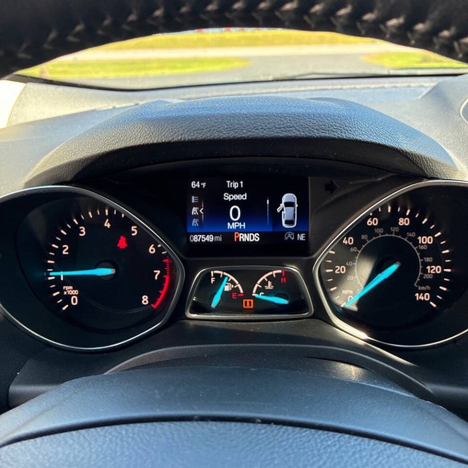 Used 2017 Ford Escape Titanium AWD/4WD image 16