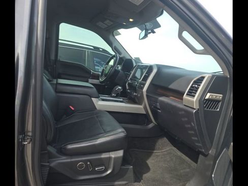 Used 2017 Ford F150 Lariat image 16
