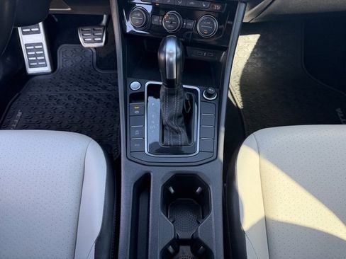 Used 2020 Volkswagen Jetta R-Line w/ R-Line Cold Weather Package image 18
