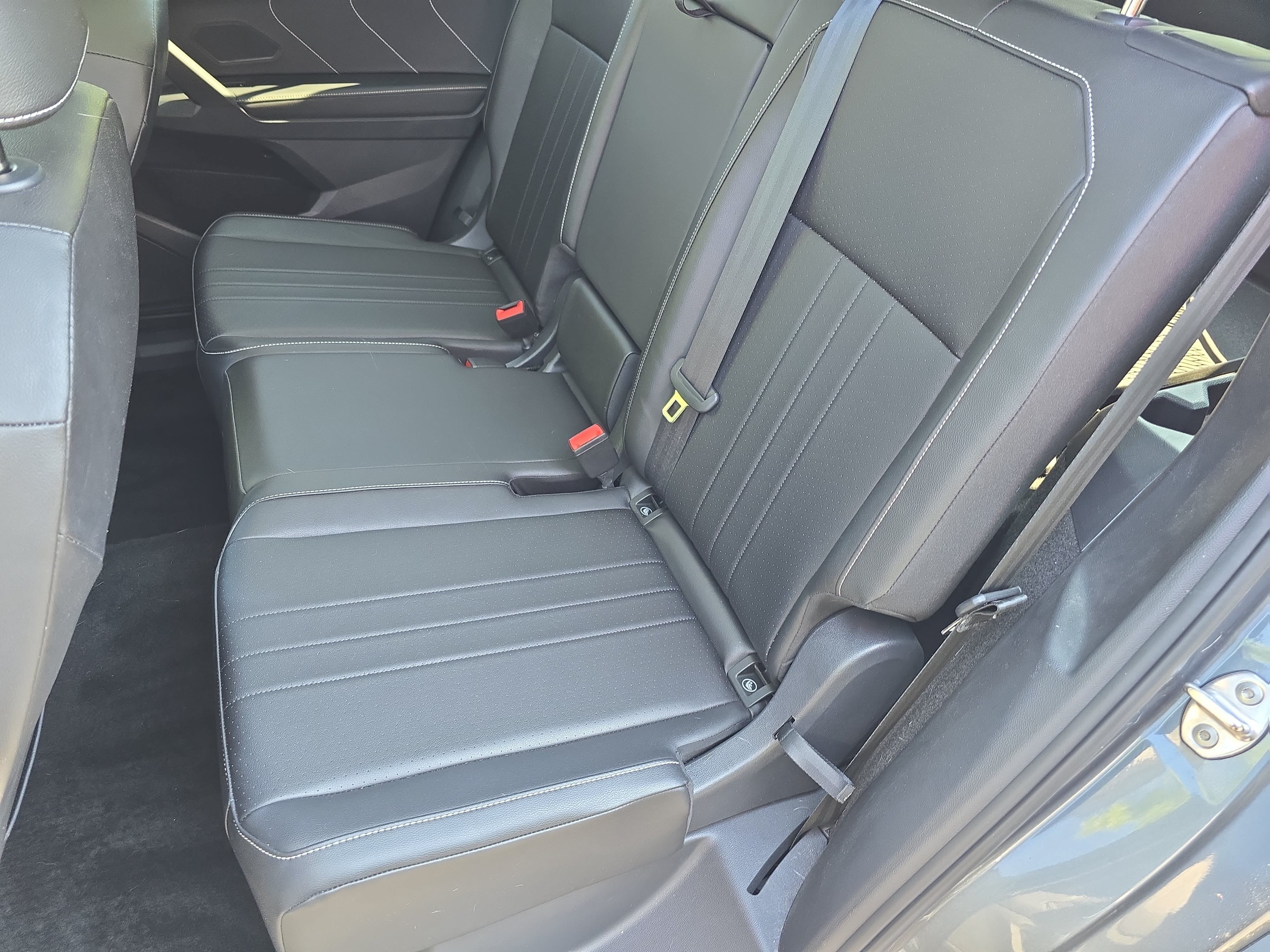Certified 2024 Volkswagen Tiguan SE FWD image 15