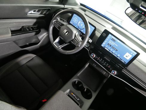 Used 2024 Honda Prologue EX image 9