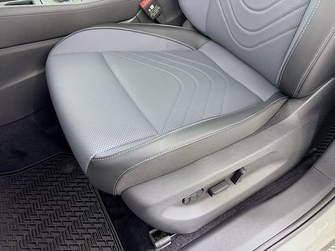 New 2026 Volkswagen Tiguan SE R-Line AWD/4WD image 19