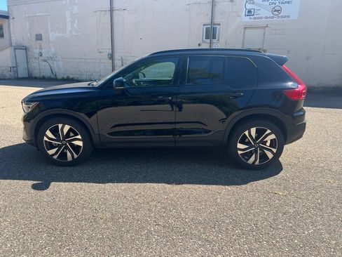 Used 2023 Volvo XC40 B5 Ultimate w/ Protection Package Premier AWD/4WD image 7