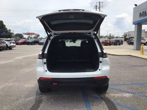 Used 2022 Jeep Grand Cherokee Trailhawk AWD/4WD image 5