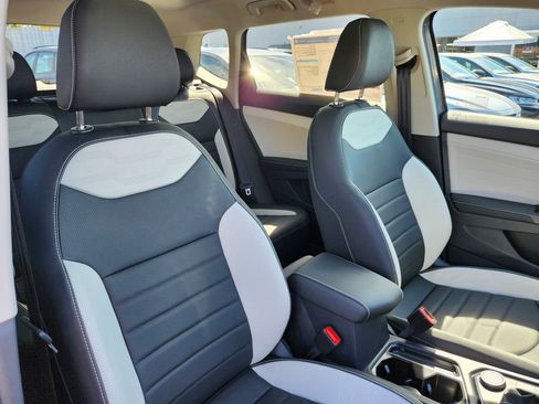 New 2025 Volkswagen Taos SEL image 17