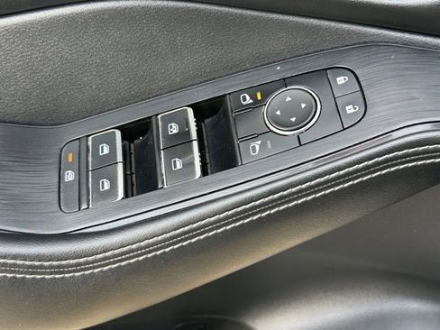 Used 2021 Nissan Rogue Platinum image 21