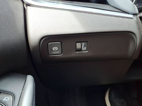 Used 2023 Buick Enclave Essence FWD image 28
