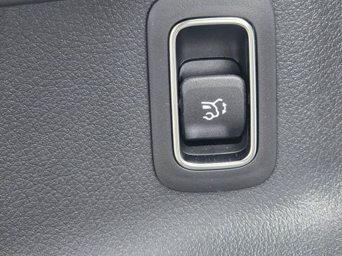 New 2026 Mercedes-Benz GLB 250 4MATIC image 36