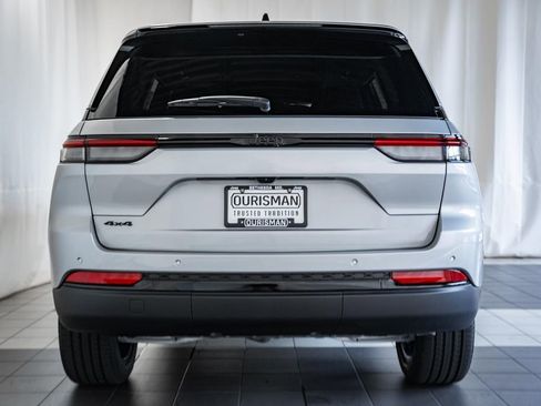 New 2025 Jeep Grand Cherokee Altitude image 5