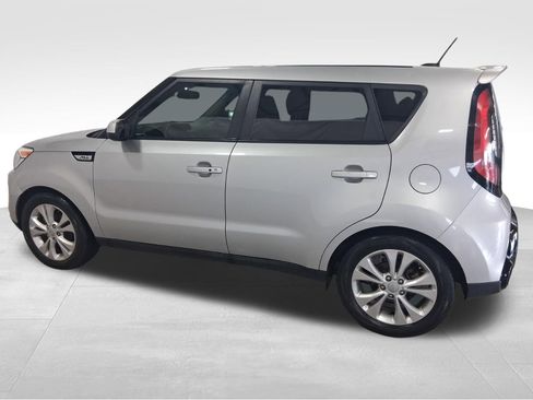 Used 2016 Kia Soul + FWD image 7