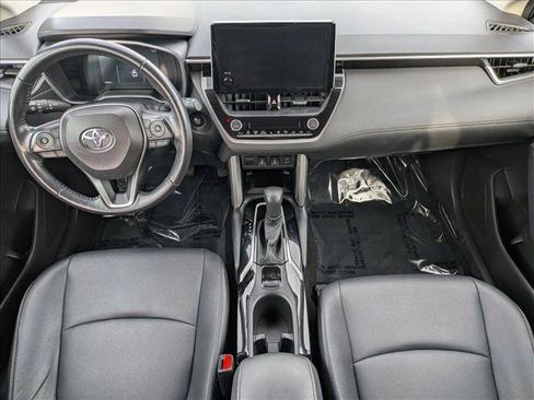 Used 2024 Toyota Corolla Cross XLE image 14