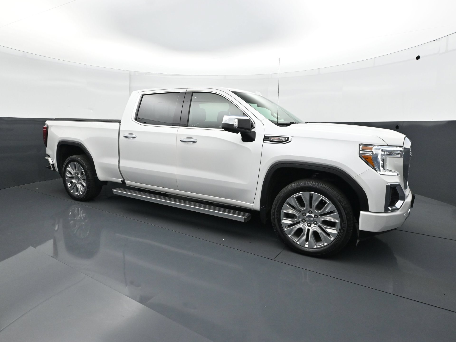 Used 2022 GMC Sierra 1500 Denali w/ Denali Premium Package AWD/4WD image 9