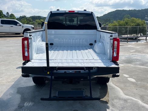 New 2026 Ford F250 XLT w/ FX4 Off-Road Package AWD/4WD image 4