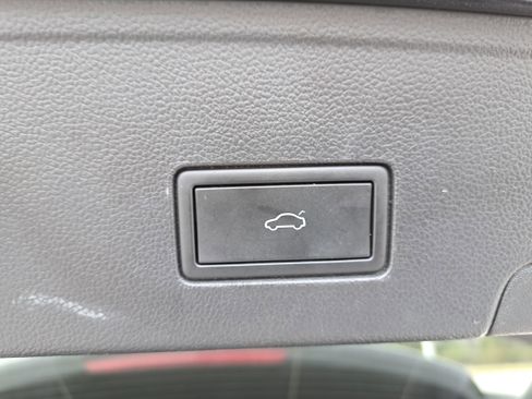 Certified 2024 Volkswagen Atlas Cross Sport SE image 13