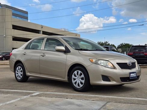 Used 2010 Toyota Corolla LE FWD image 3