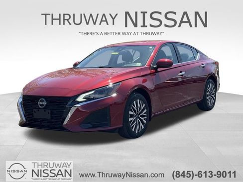 Certified 2023 Nissan Altima 2.5 SV AWD/4WD image 1