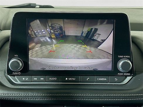 Used 2024 Nissan Rogue S image 15