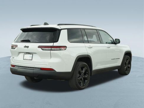 Used 2023 Jeep Grand Cherokee L Laredo image 9