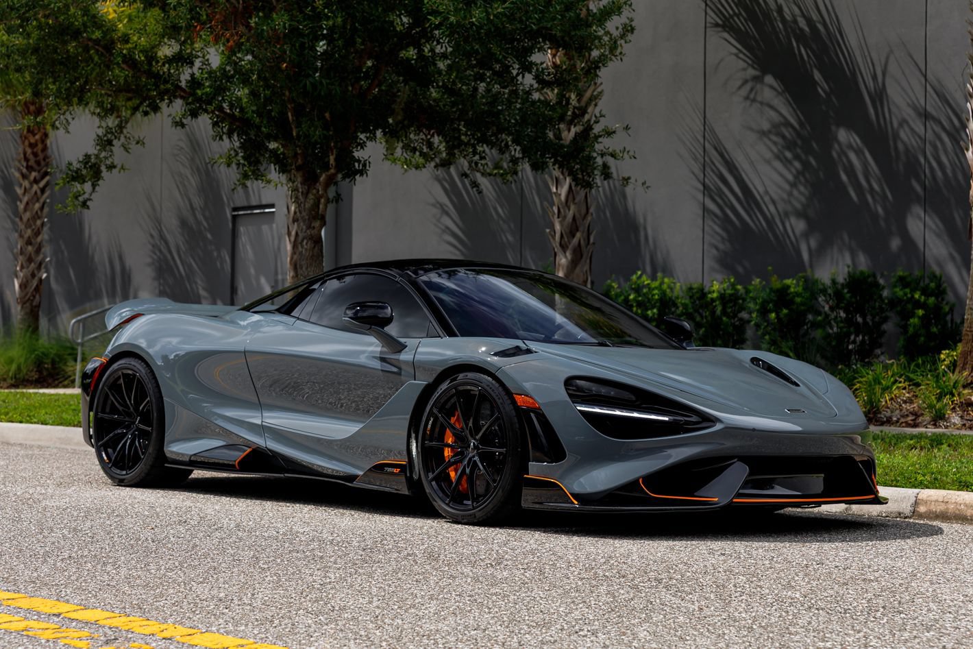 Used 2022 McLaren 765LT RWD image 6
