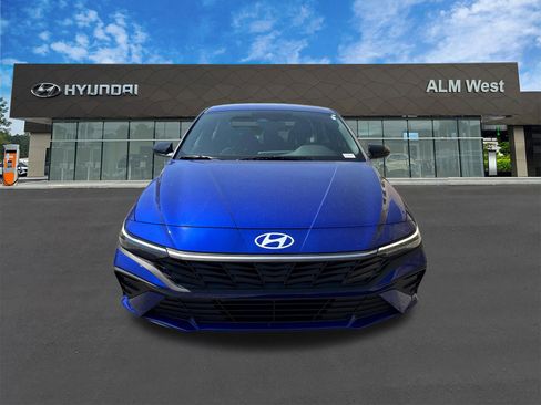 Used 2025 Hyundai Elantra Sport FWD image 2