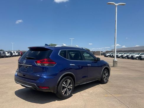 Used 2019 Nissan Rogue SV w/ Sun & Sound Touring Package FWD image 21