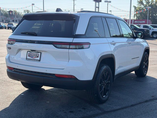Used 2025 Jeep Grand Cherokee Altitude RWD image 13