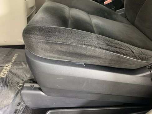 Used 2016 Dodge Grand Caravan SE w/ Quick Order Package 29E SE image 12