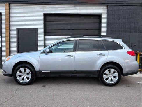 Used 2012 Subaru Outback 2.5i Premium AWD/4WD image 6