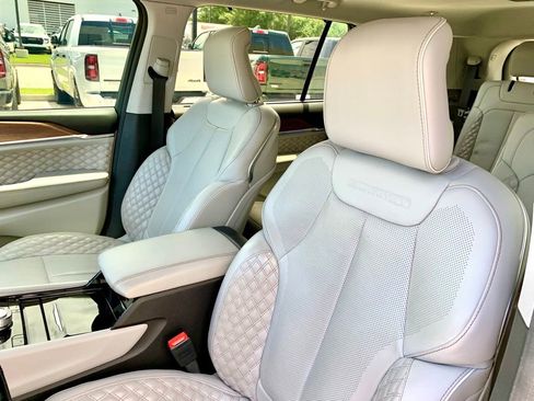 Used 2021 Jeep Grand Cherokee L Summit w/ Advanced Protech Group IV AWD/4WD image 12