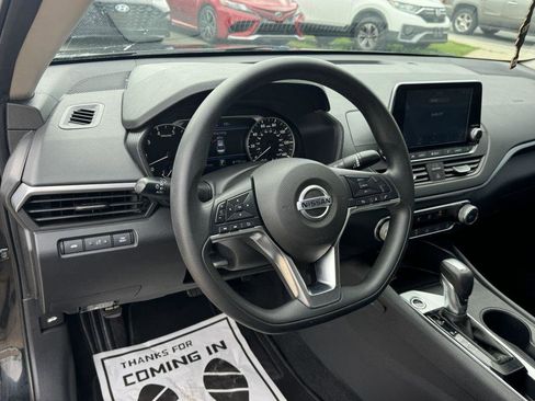 Used 2020 Nissan Altima 2.5 S FWD image 12