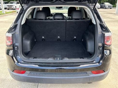 Used 2018 Jeep Compass Limited w/ Safe & Security Group FWD image 33