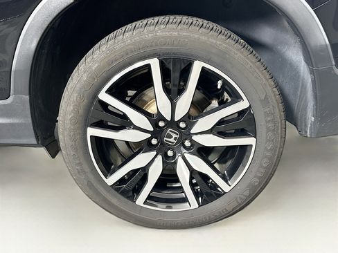 Used 2019 Honda Pilot Touring image 11