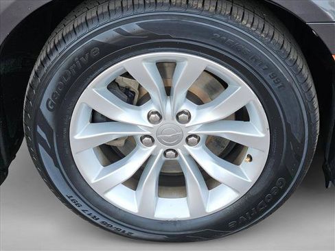 Used 2016 Chrysler 300 Limited w/ 300 Premium Group image 20