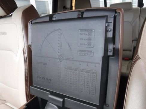 Certified 2022 RAM 1500 Laramie image 28