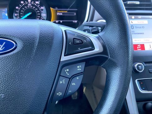 Used 2017 Ford Fusion SE w/ Fusion SE Technology Package FWD image 25