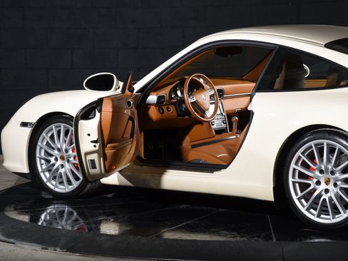 Used 2009 Porsche 911 Carrera S RWD image 15